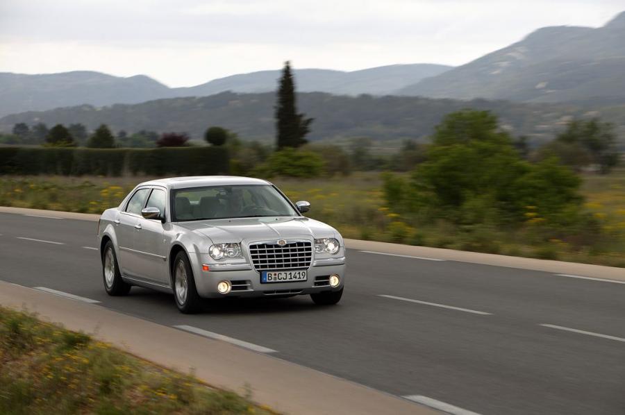  Chrysler 300C (LX) 2005 года  (фото 72 из 120)